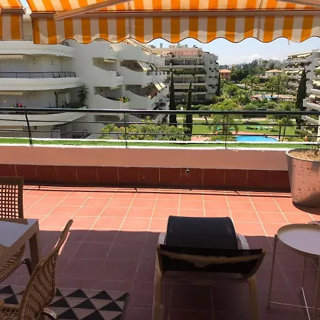 Atico 2 En Campo De Golf Guadalmina, Apartment